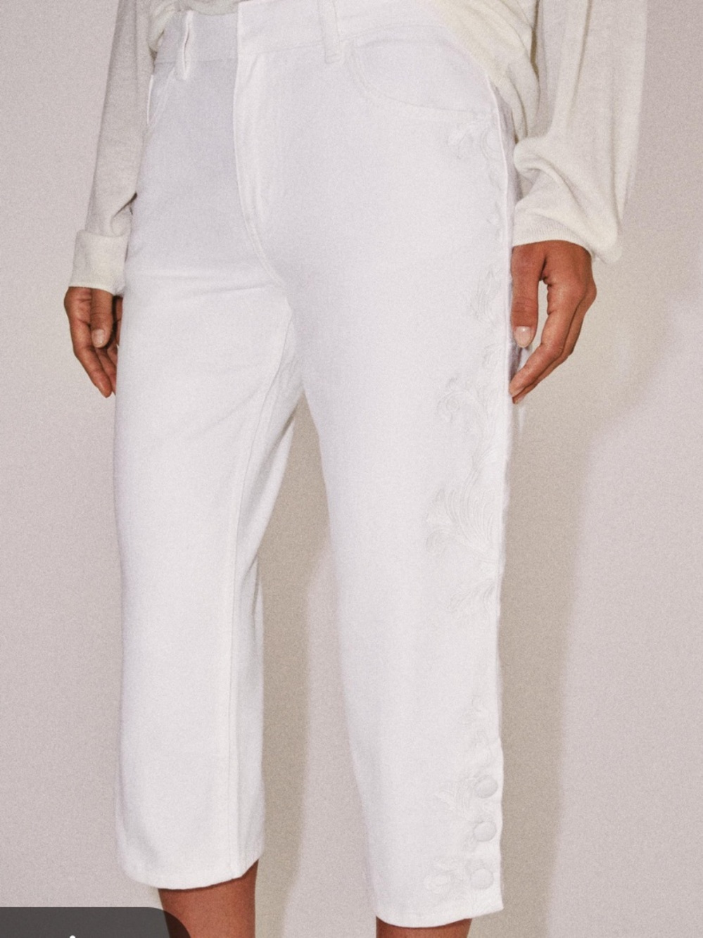 Zara White Cropped Women's Capris with Side Detail